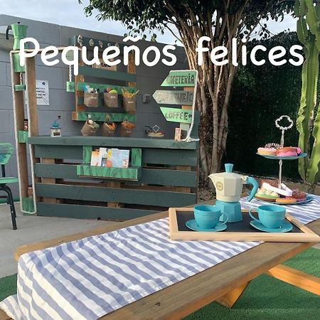 Hostal Casa Enric , Con Zona Infantil, Piscina Y Parking Privado Deltebre Exterior foto