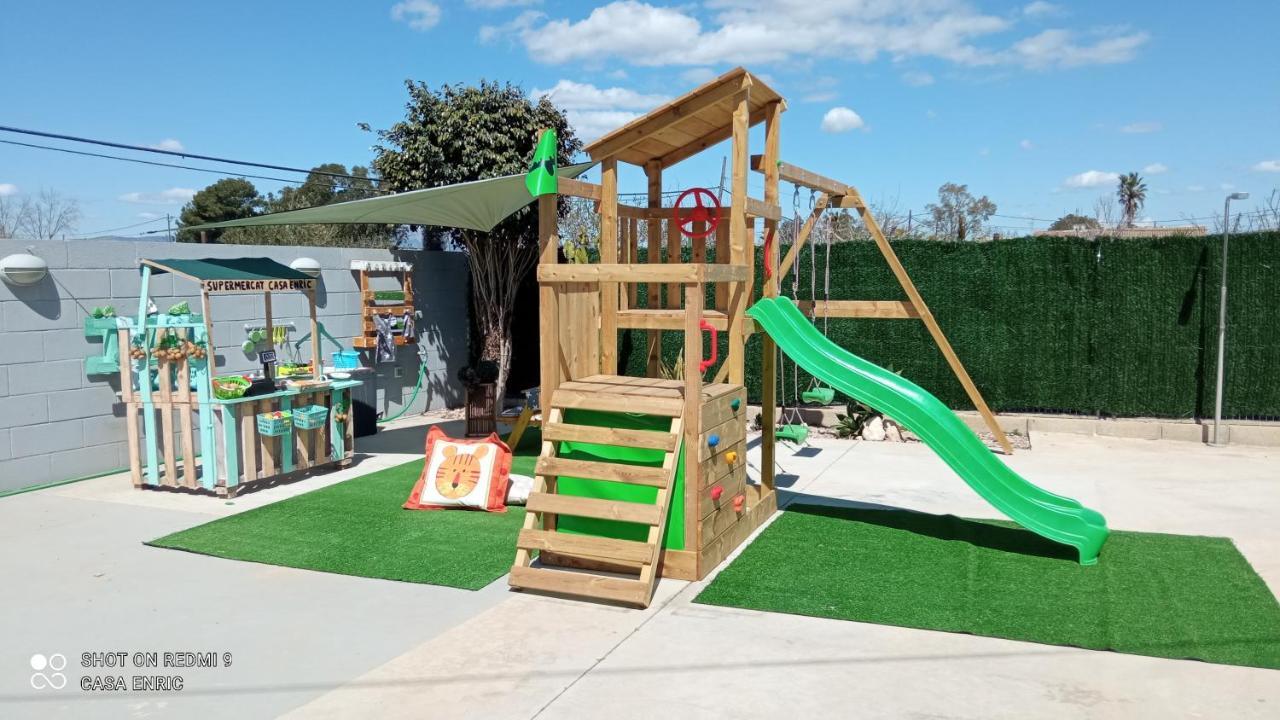 Hostal Casa Enric , Con Zona Infantil, Piscina Y Parking Privado Deltebre Exterior foto