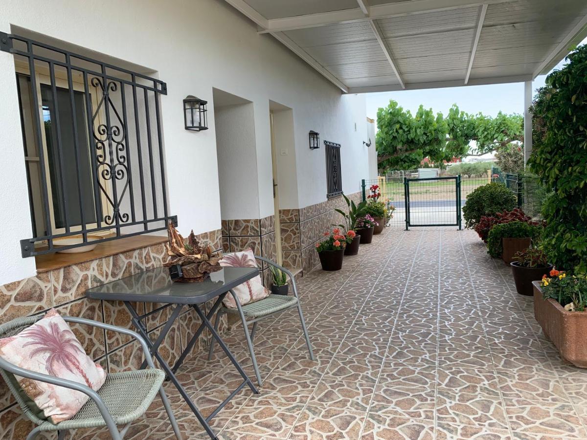 Hostal Casa Enric , Con Zona Infantil, Piscina Y Parking Privado Deltebre Exterior foto