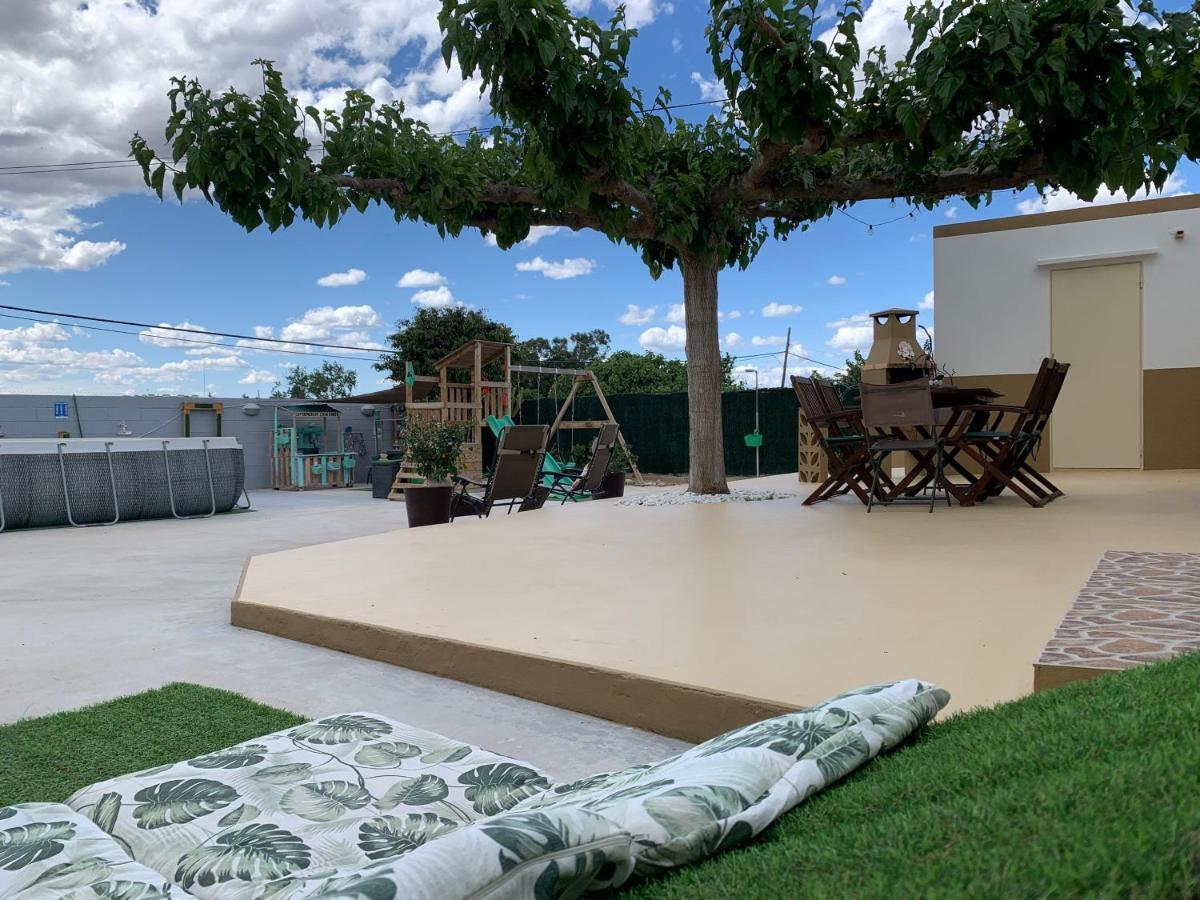 Hostal Casa Enric , Con Zona Infantil, Piscina Y Parking Privado Deltebre Exterior foto