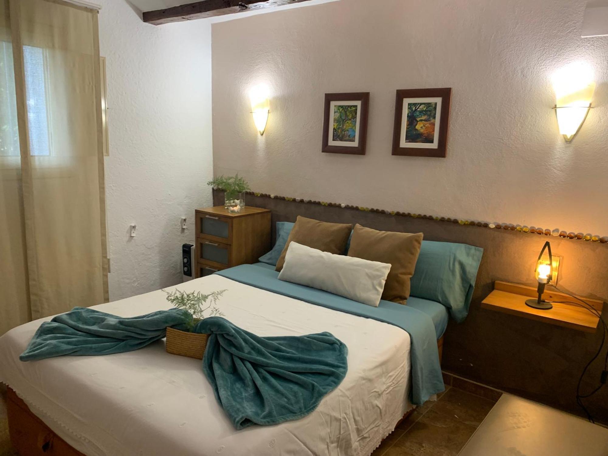 Hostal Casa Enric , Con Zona Infantil, Piscina Y Parking Privado Deltebre Exterior foto