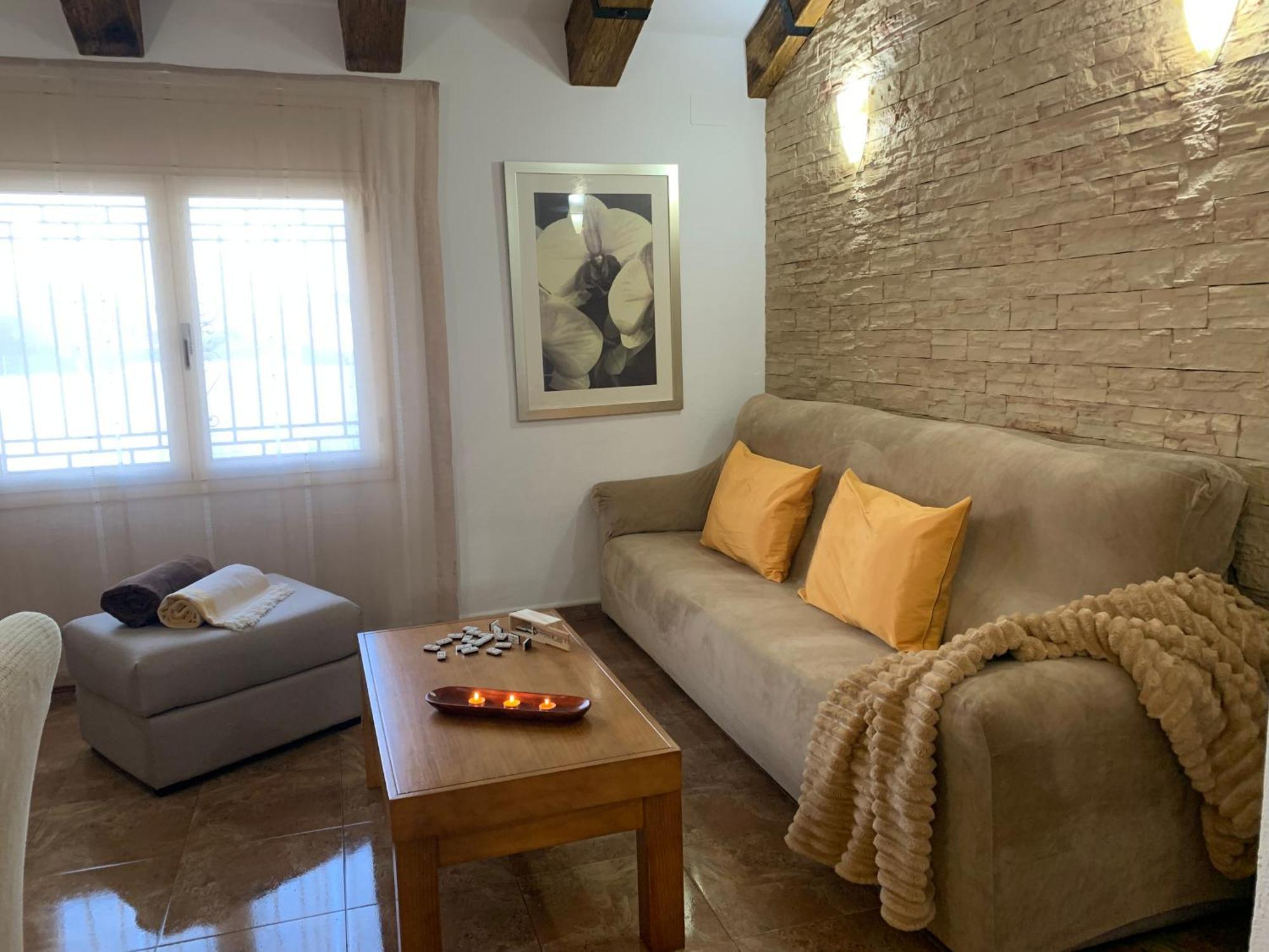 Hostal Casa Enric , Con Zona Infantil, Piscina Y Parking Privado Deltebre Exterior foto