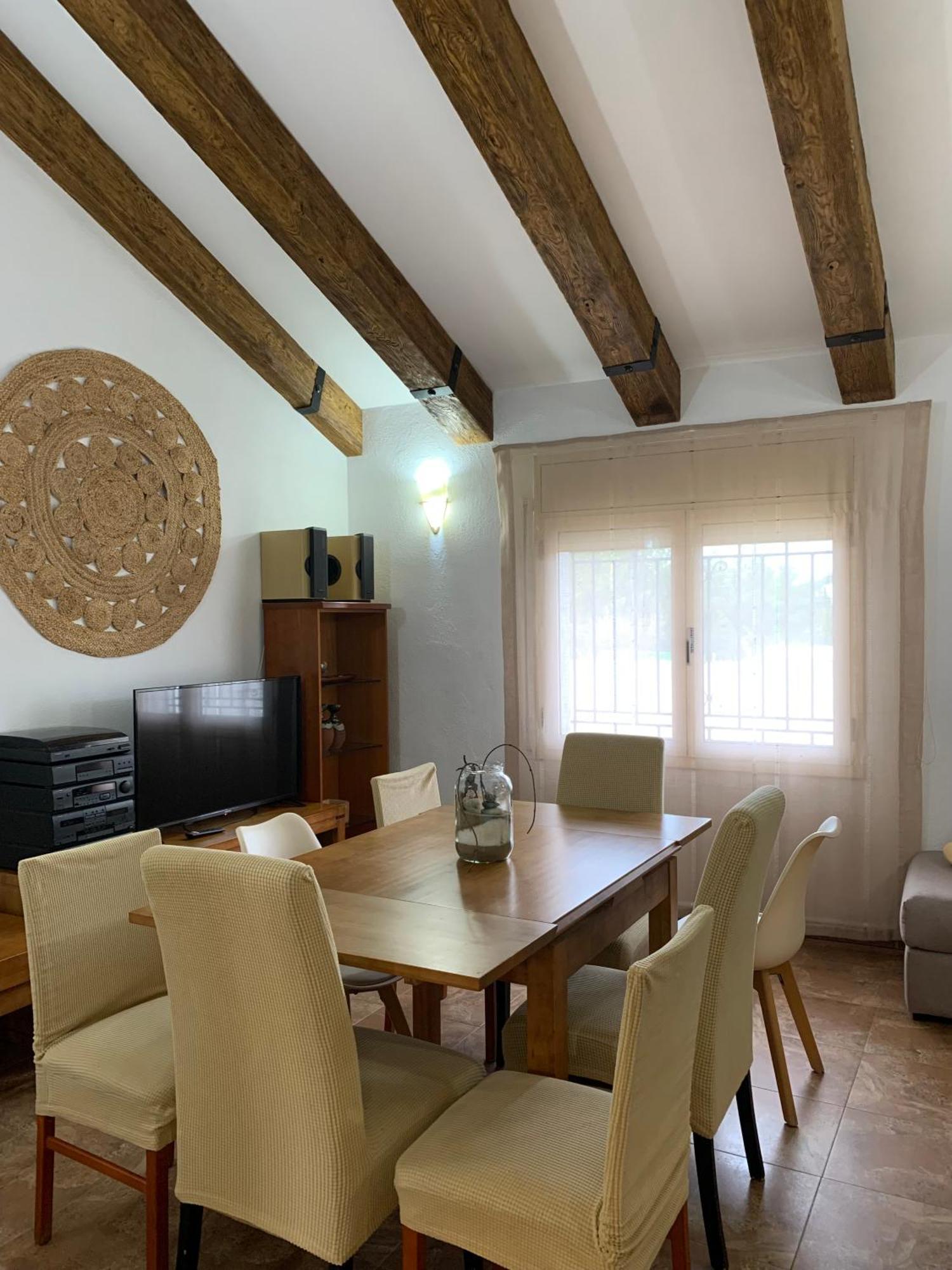 Hostal Casa Enric , Con Zona Infantil, Piscina Y Parking Privado Deltebre Exterior foto